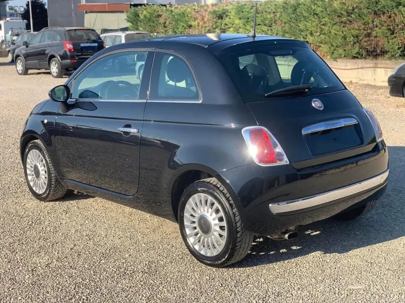 Alquila un coche en Tirana