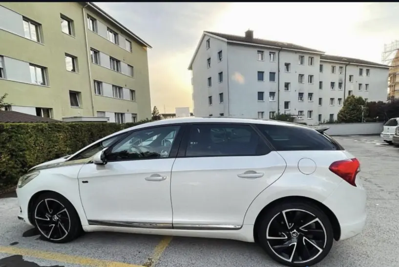 Rent a car in Tirana