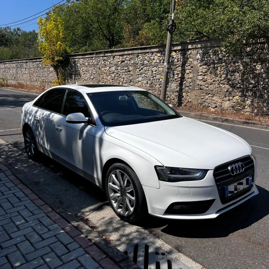 Merrni me qira një Audi A4 të vitit 2016 në Tirana