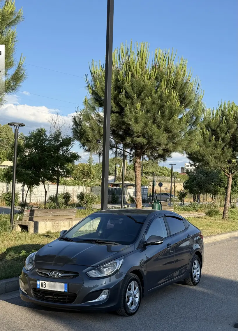 Merrni me qira një makinë në Tirana