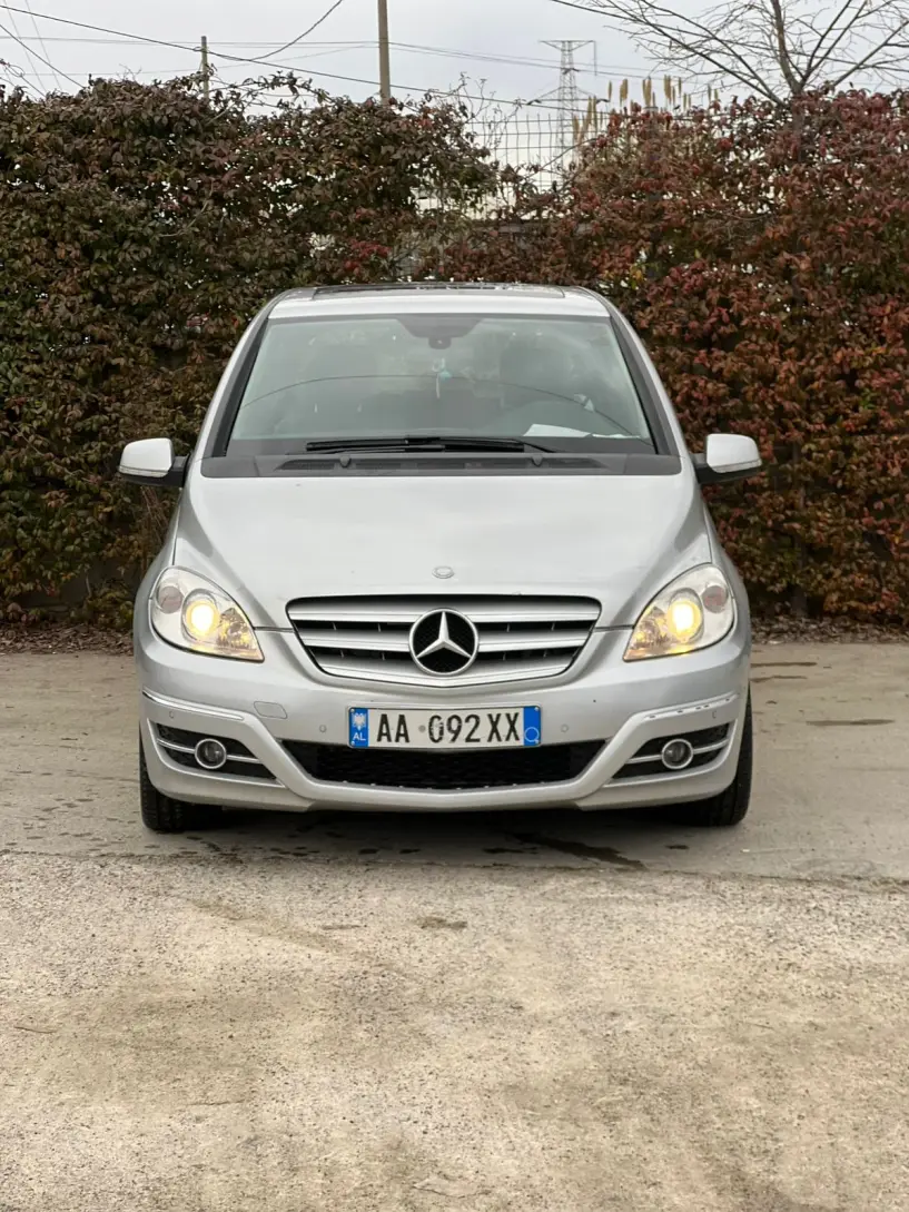 Alquila un coche en Tirana Alquila un coche en Tirana