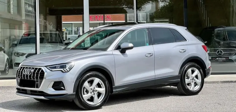 Merrni me qira një makinë në Tirana