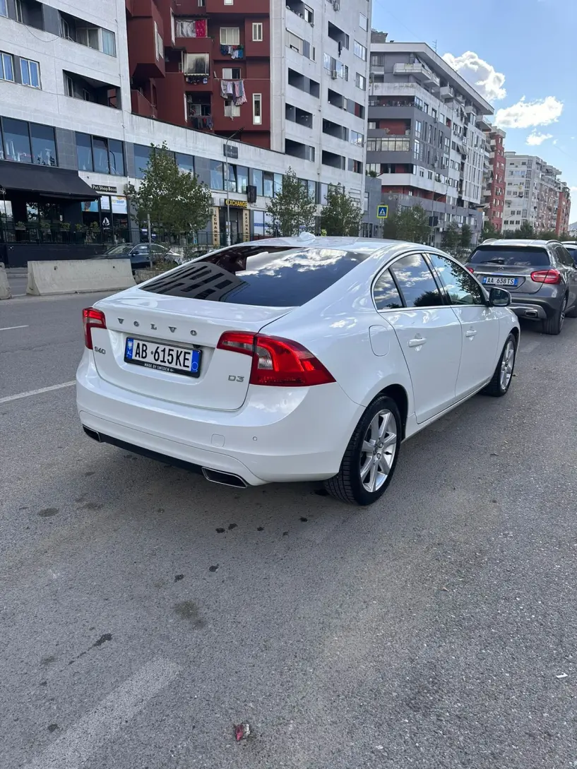 Louer une voiture à Tirana