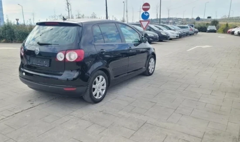 Rent a car in Tirana