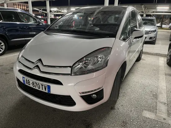 2012 Citroën C4 Picasso in Tirana mieten