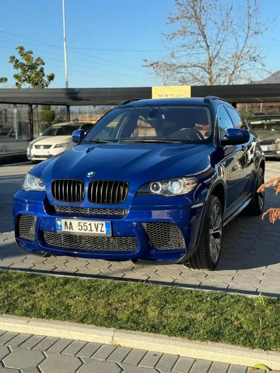 Merrni me qira një BMW X6 të vitit 2011 në Tirana