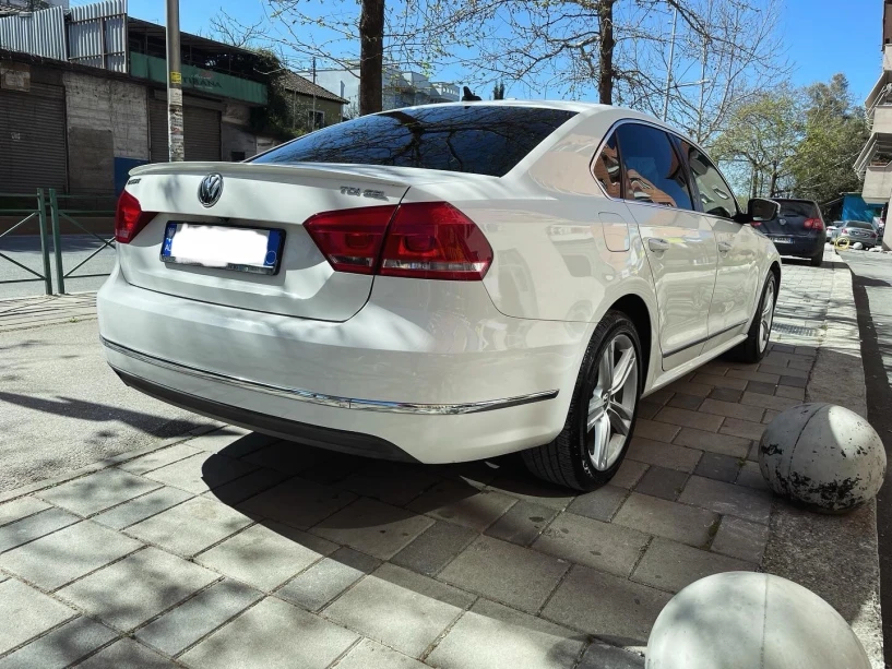 Alquila un coche en Tirana