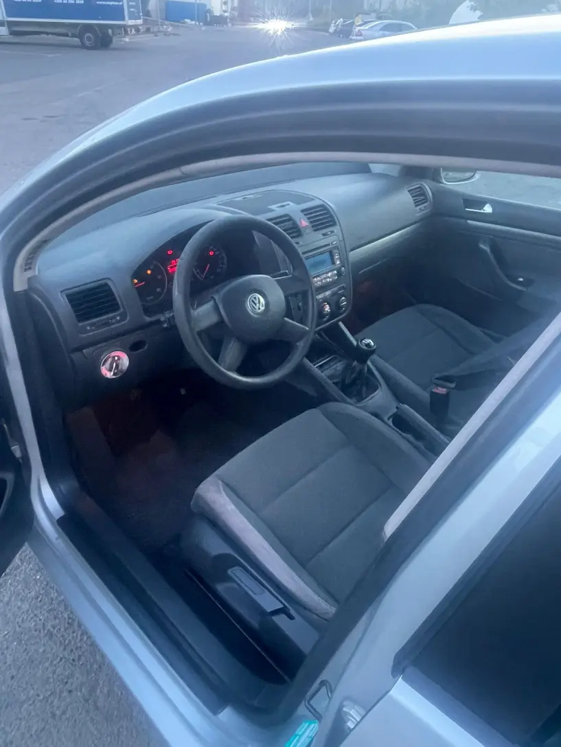 Wynajmij samochód w Tirana