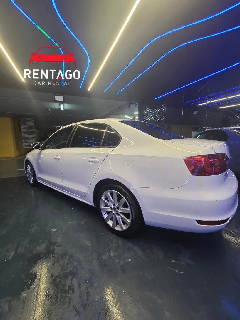 Noleggia un'auto a Tirana