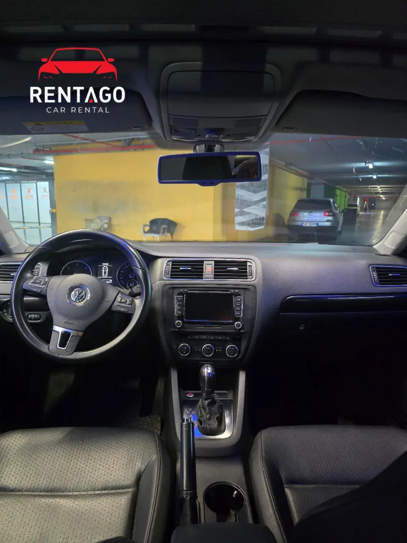 Noleggia un'auto a Tirana