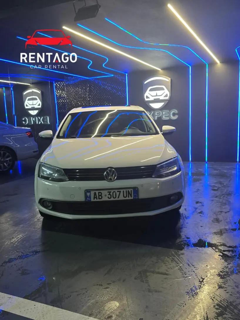 Noleggia un'auto a Tirana