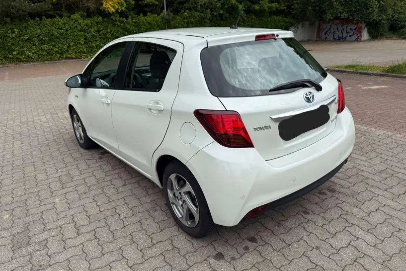 Alquila un coche en Tirana