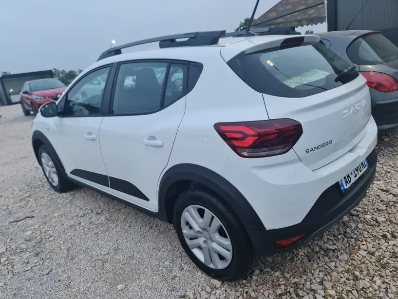 Alquila un coche en Tirana