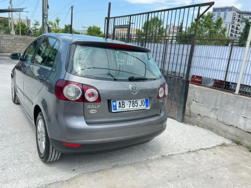 Louer une voiture à Tirana