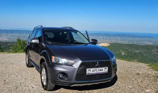 Rent a 2010 Mitsubishi Outlander in Tirana