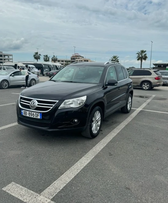 Louer une Volkswagen Tiguan de l'année 2010 à Tirana