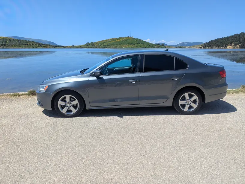 Alquila un coche en Tirana