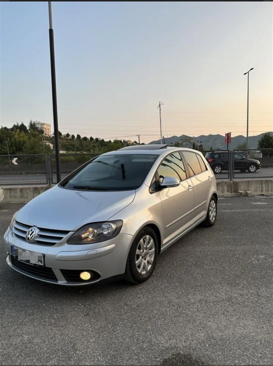 Rent a 2007 Volkswagen Golf Plus in Tirana