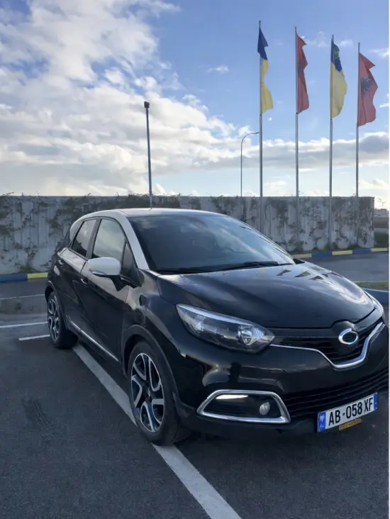 Rent a 2015 Renault Captur in Durrës