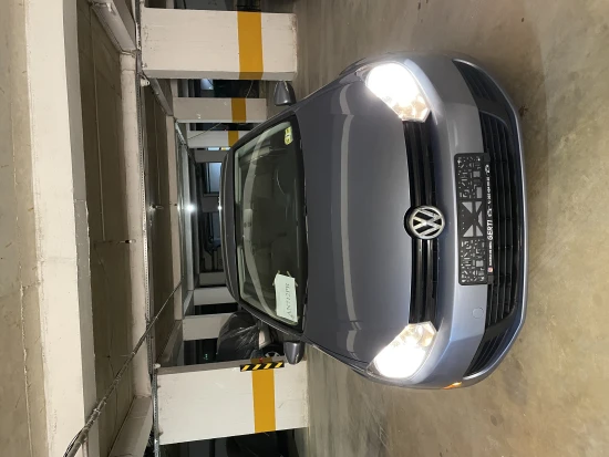 Wynajmij Volkswagen Golf 6 z 2011 roku w Tirana