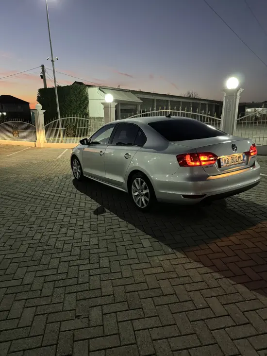 2013 Volkswagen Jetta in Tirana mieten