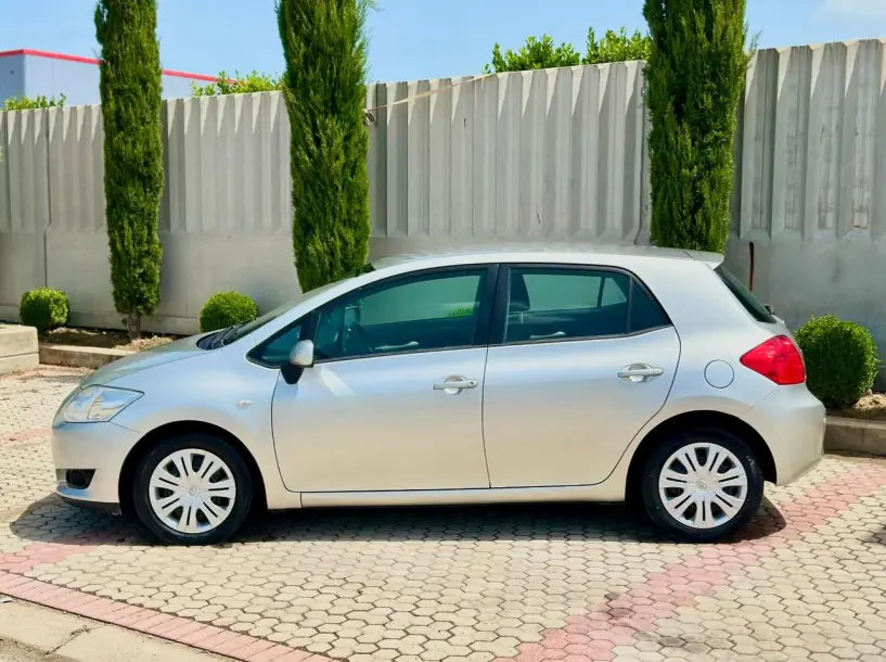 Alquila un coche en Tirana Alquila un coche en Tirana
