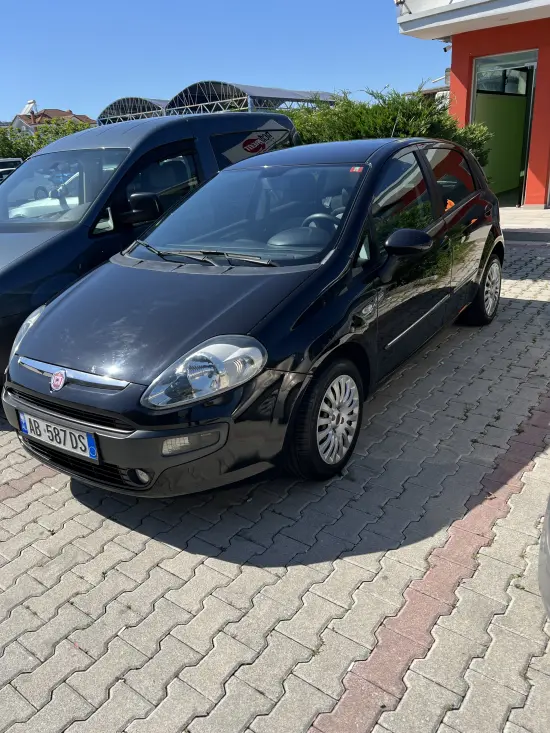 2012 Fiat Punto Evo in Tirana mieten