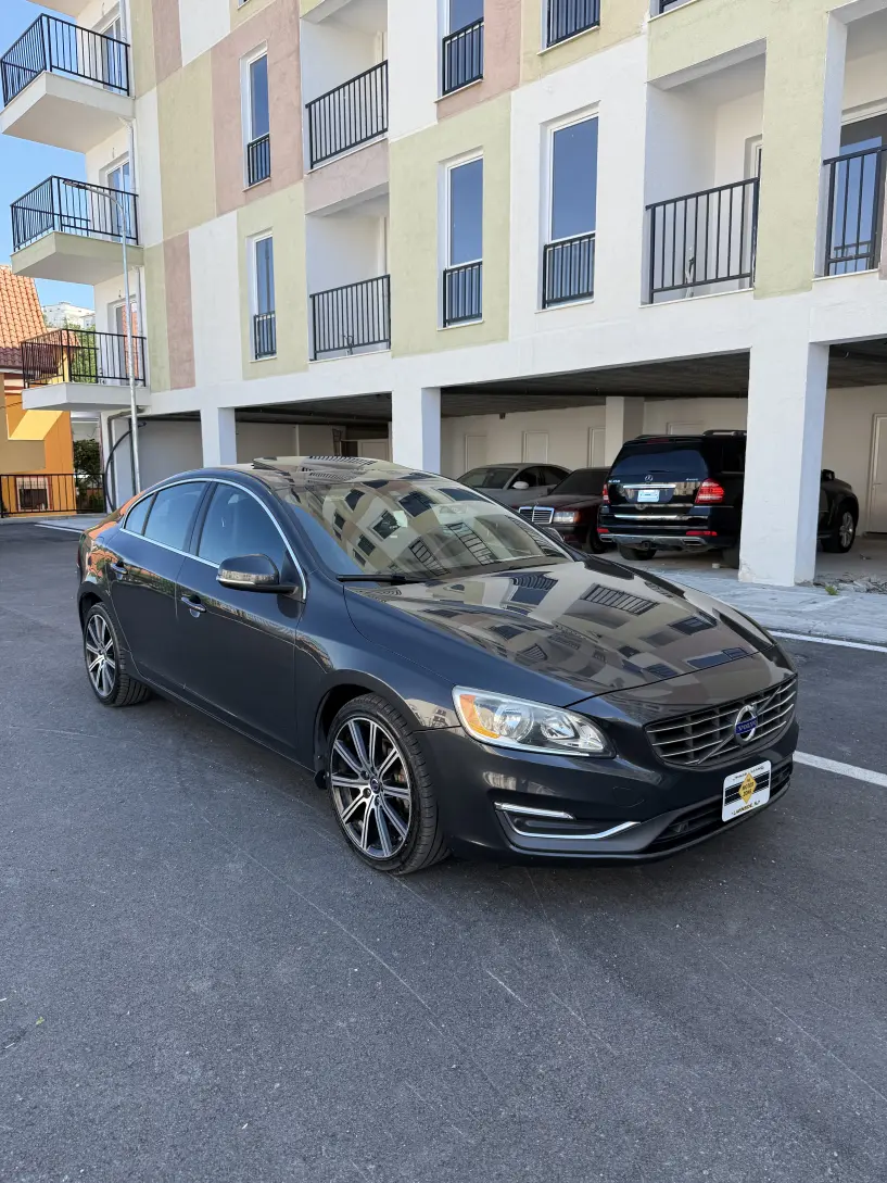 Wynajmij samochód w Tirana