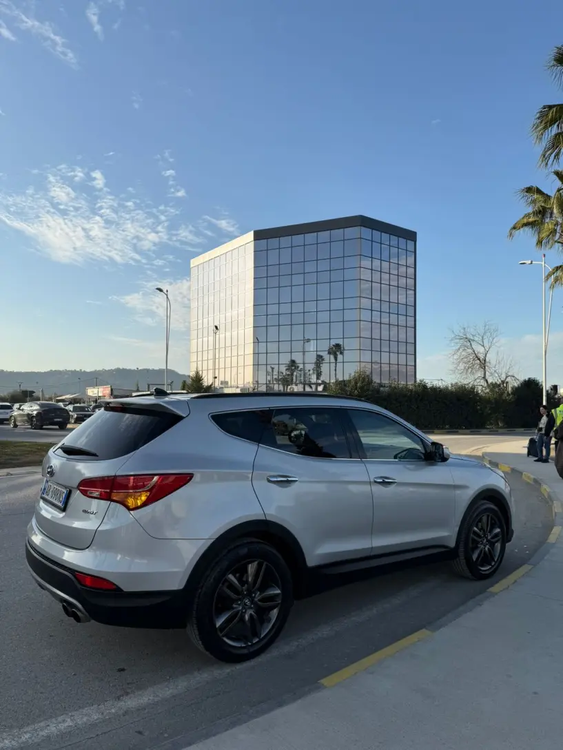 Wynajmij samochód w Tirana