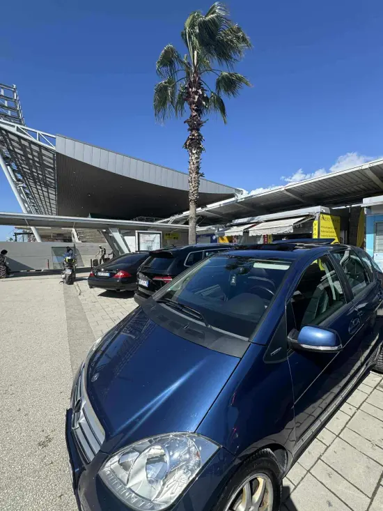 Noleggia una Mercedes-Benz A 180 dell'anno 2010 a Durrës
