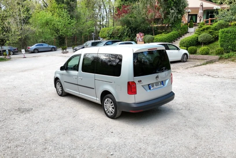 Rent a car in Tirana