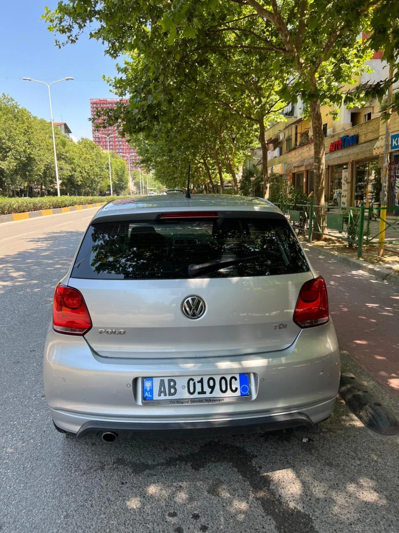 Noleggia un'auto a Tirana