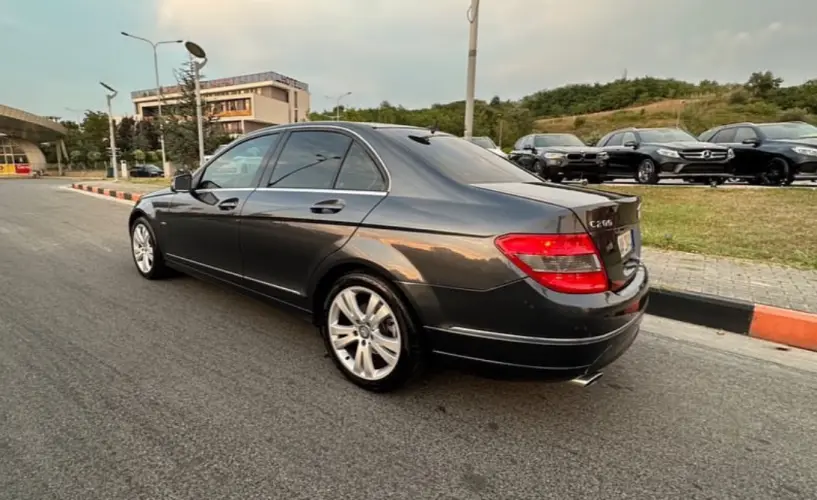 Louer une voiture à Tirana