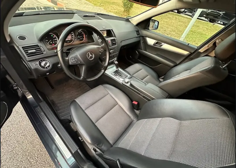 Louer une voiture à Tirana