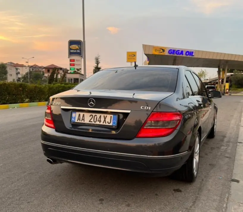 Louer une voiture à Tirana