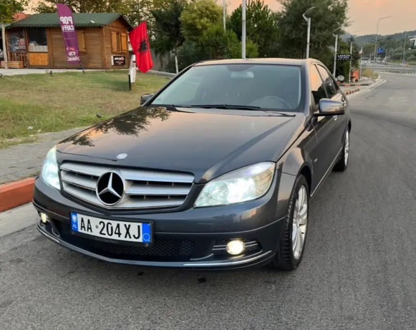 Louer une voiture à Tirana