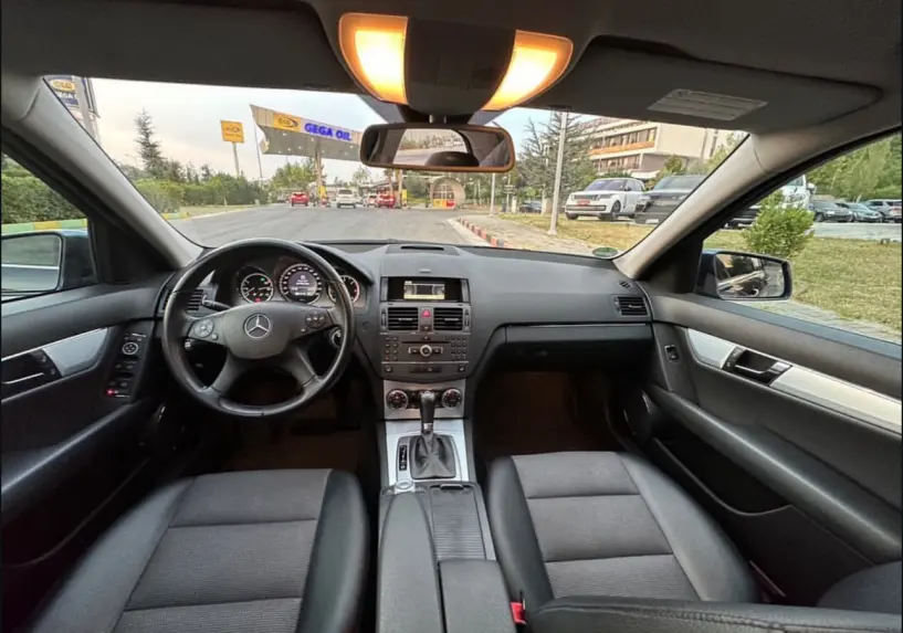 Louer une voiture à Tirana