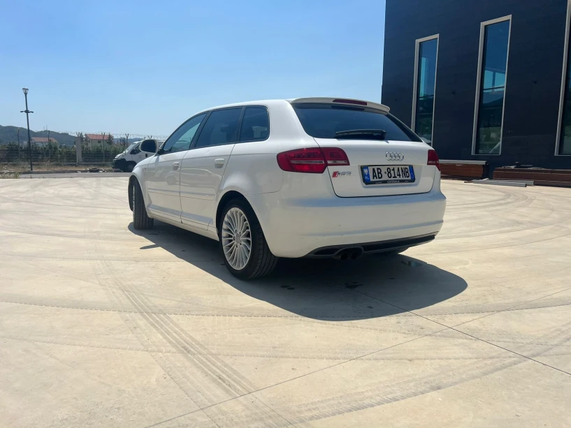 Rent a car in Tirana