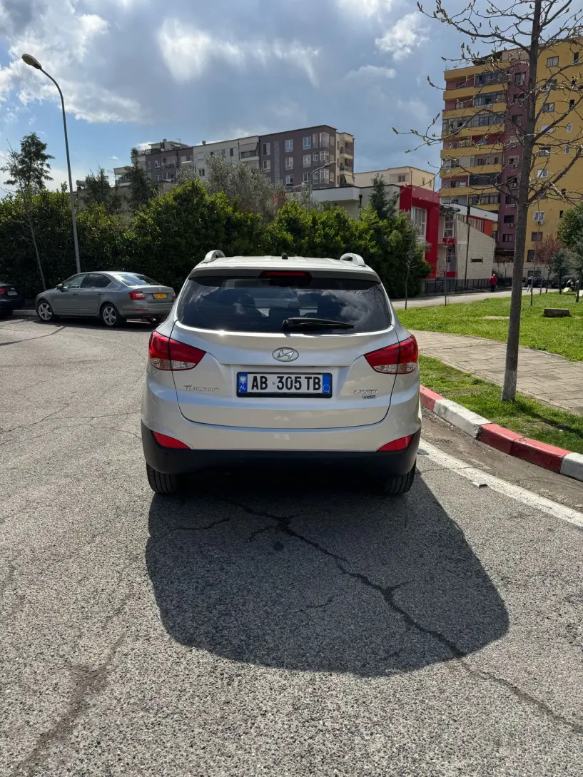 Merrni me qira një makinë në Tirana Merrni me qira një makinë në Tirana
