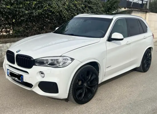 Merrni me qira një BMW X5 të vitit 2017 në Tirana