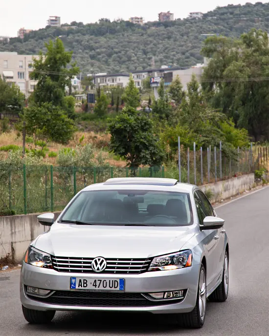 Alquila un 2014 Volkswagen Passat en Tirana