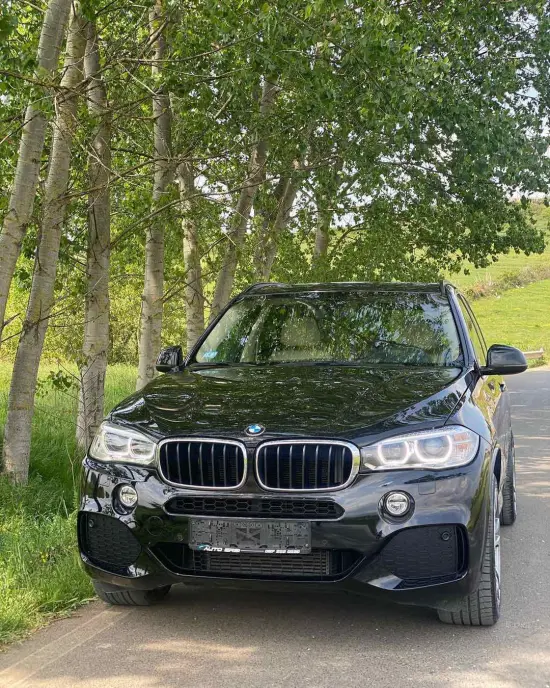 Merrni me qira një BMW X5 M të vitit 2015 në Tirana