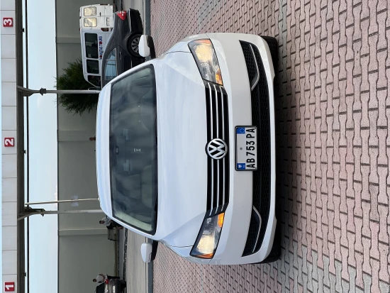 Wynajmij Volkswagen Passat z 2013 roku w Fier