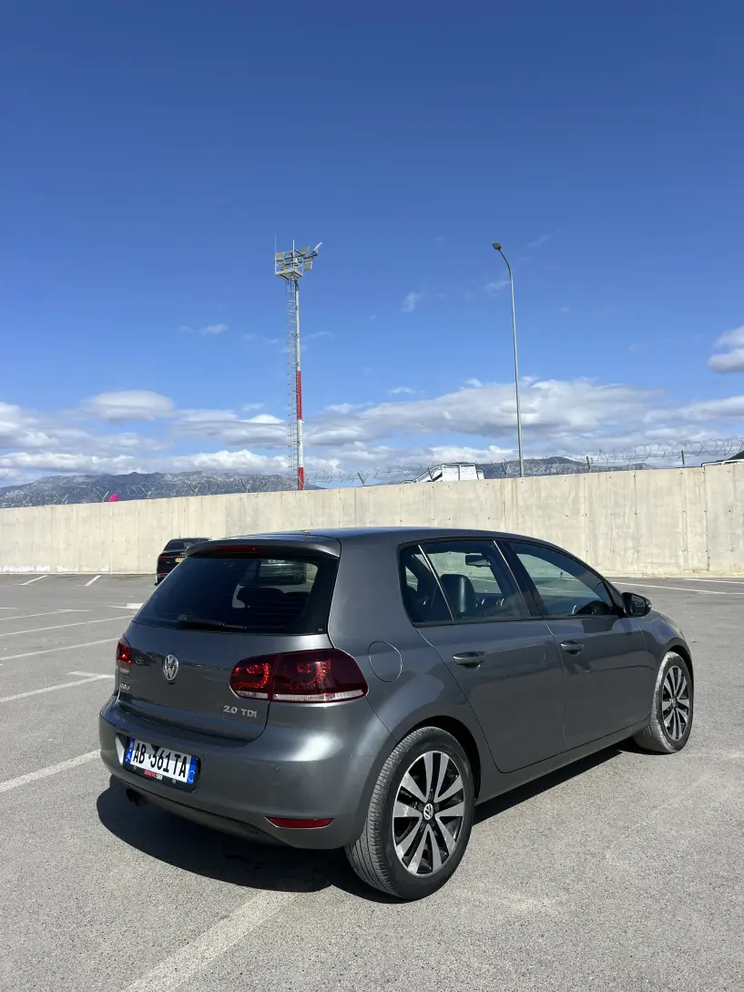 Noleggia un'auto a Tirana Noleggia un'auto a Tirana
