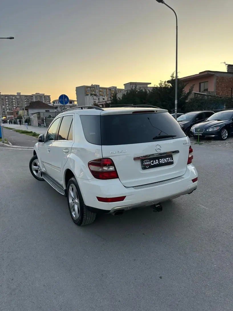 Noleggia un'auto a Tirana Noleggia un'auto a Tirana