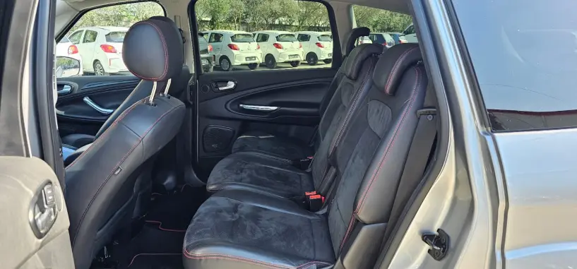 Alquila un coche en Tirana