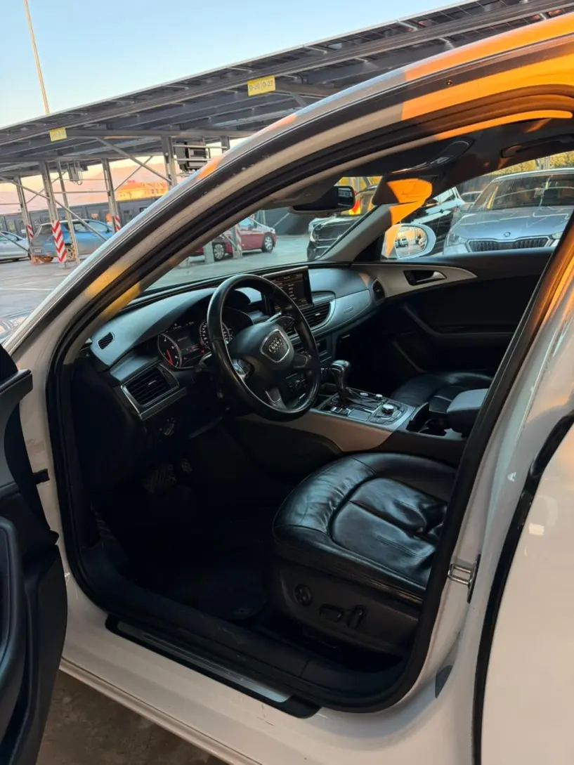 Noleggia un'auto a Tirana