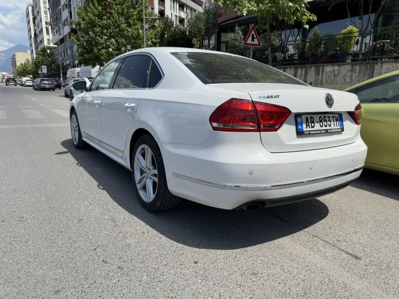 Alquila un coche en Tirana Alquila un coche en Tirana