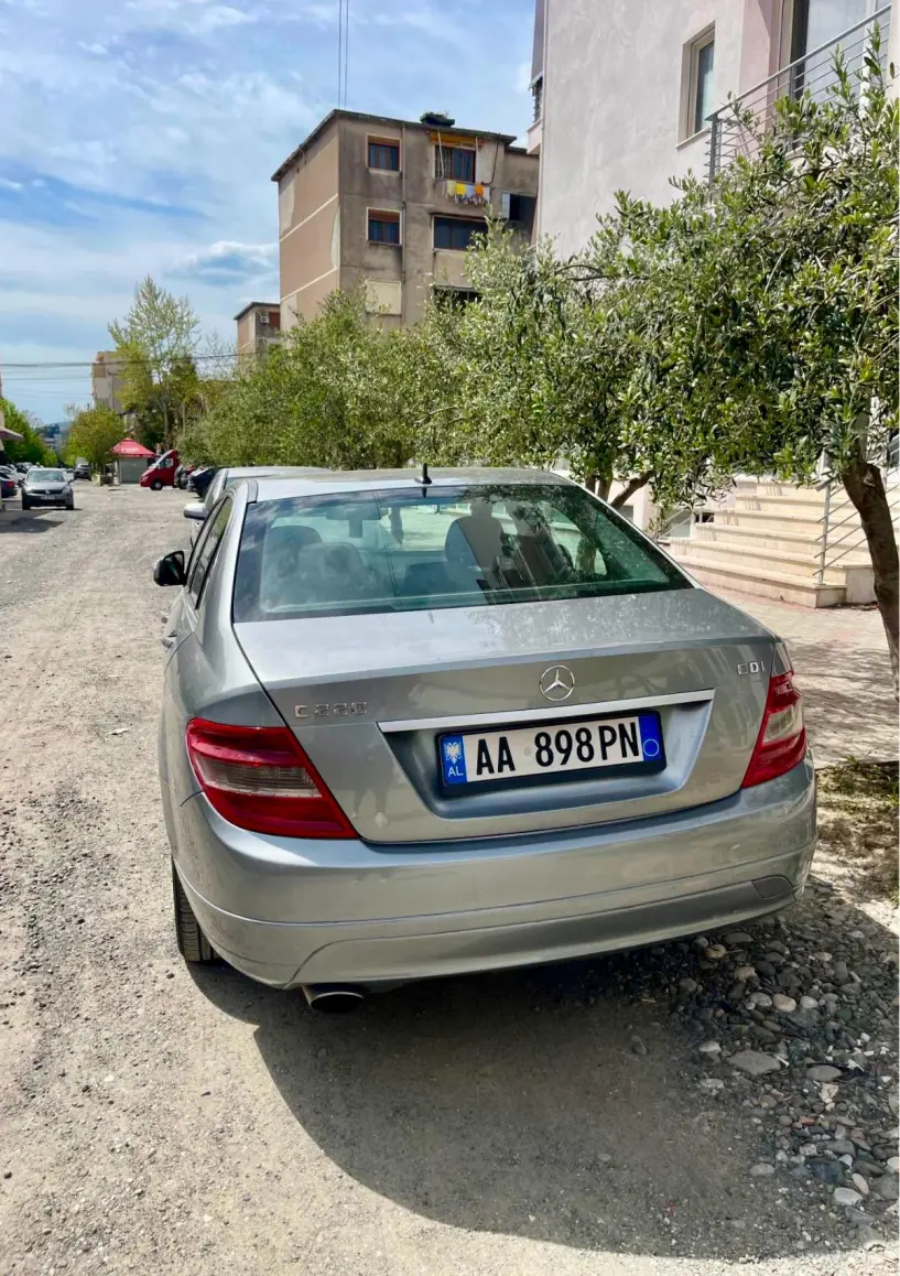 Louer une voiture à Tirana Louer une voiture à Tirana