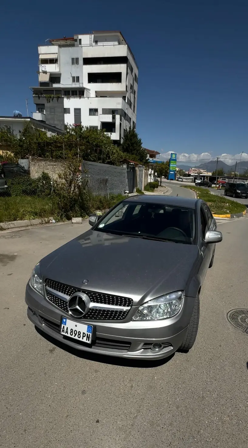 Louer une voiture à Tirana Louer une voiture à Tirana